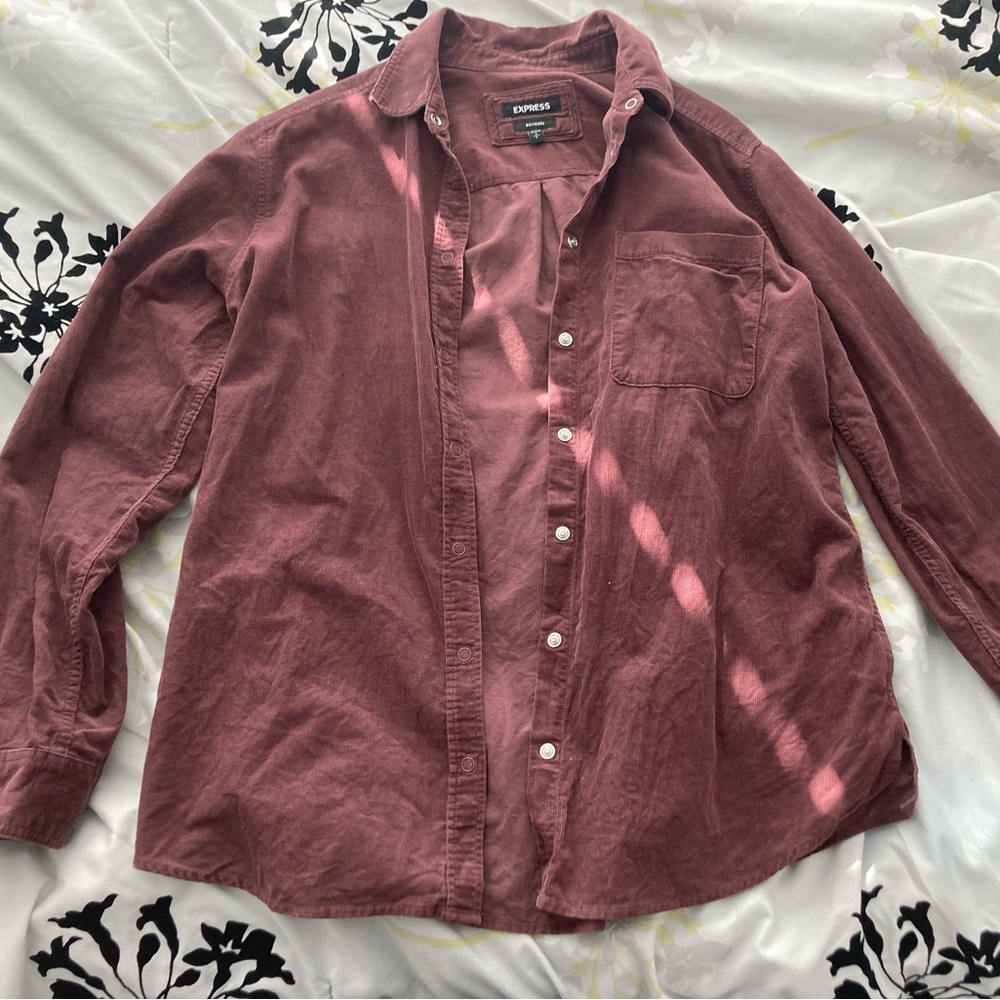 Express boyfriend style shirt that’s a Small